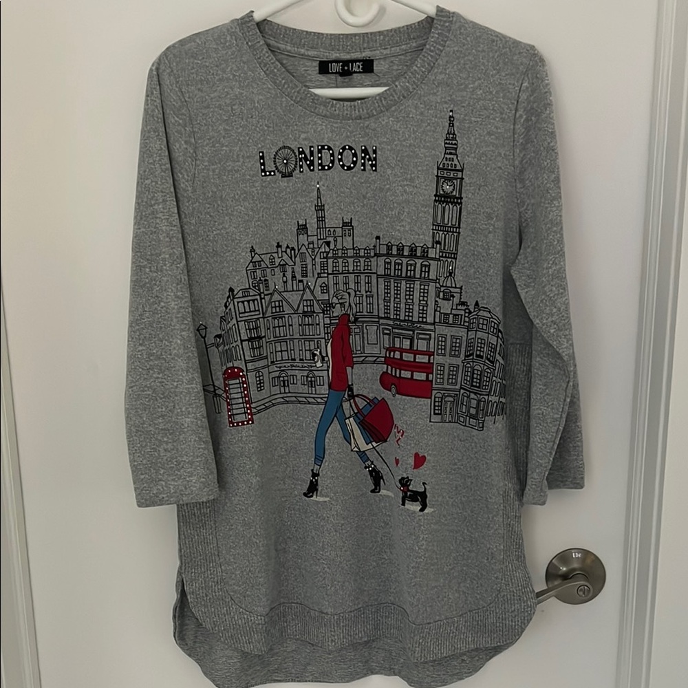 Love + Lace Graphic pullover top NWOT